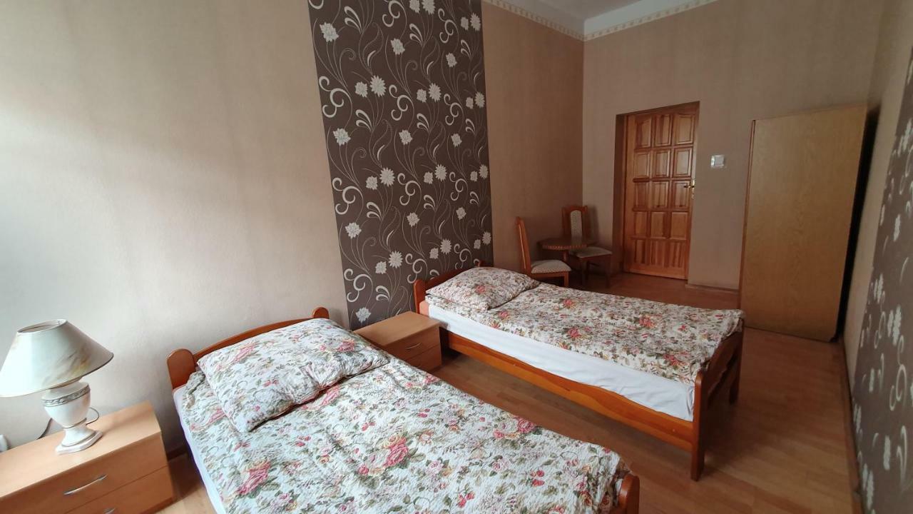 Pokoje Do Wynajecia Piastowska Miedzyrzecz Ngoại thất bức ảnh