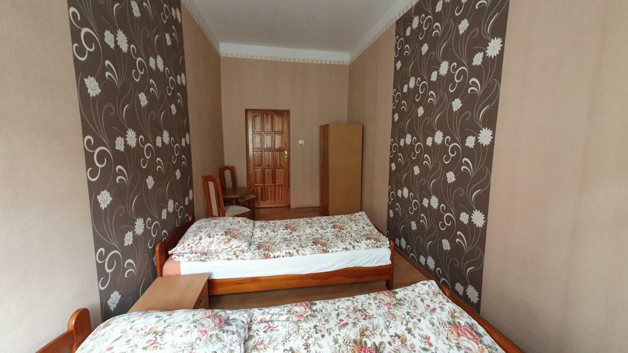 Pokoje Do Wynajecia Piastowska Miedzyrzecz Ngoại thất bức ảnh